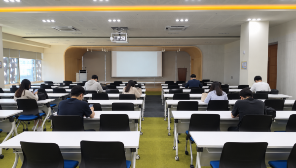 [2층 강당 강당] (영남이공대학교 일자리첫걸음사업) 모의면접 코칭 박람회